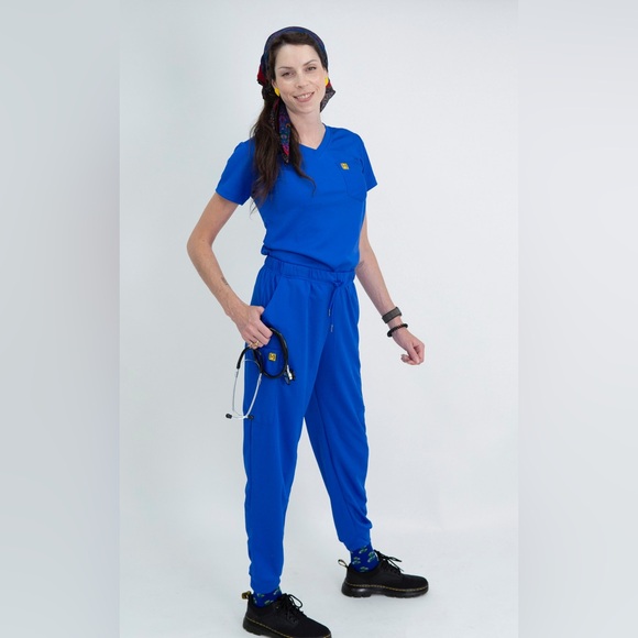 EXTRA SMALL Size Drifit Top and Jogger Scrub Set - Picture 5 of 13